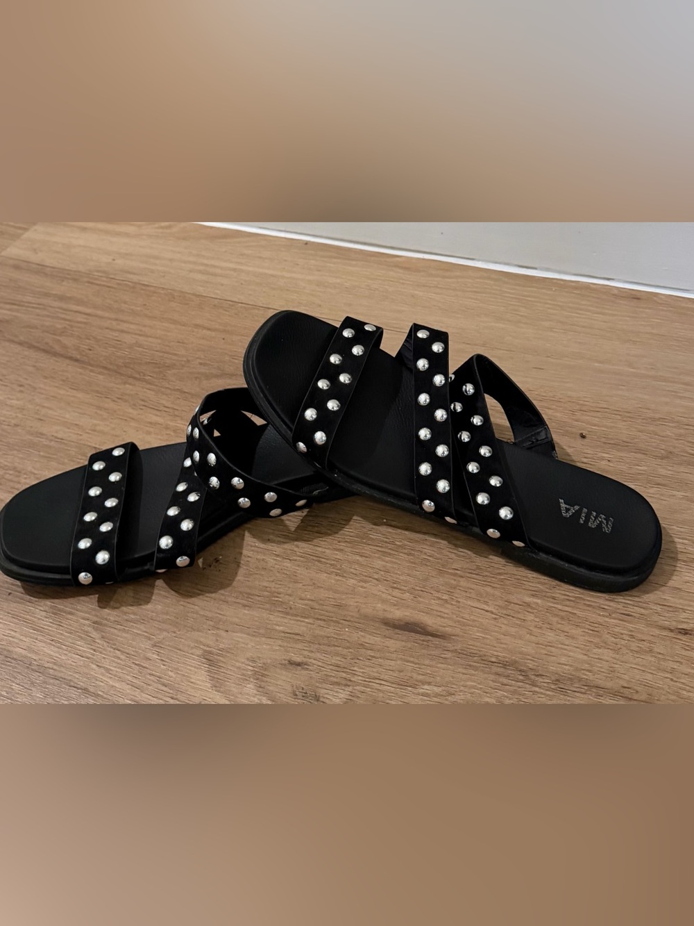 MIA Women’s Black Elegant Slide Sandals with Silver Studs Accents size 9.5 - Picture 6 of 6